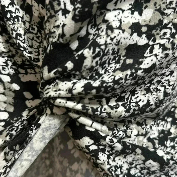 V-neck top - Picture 3 of 4